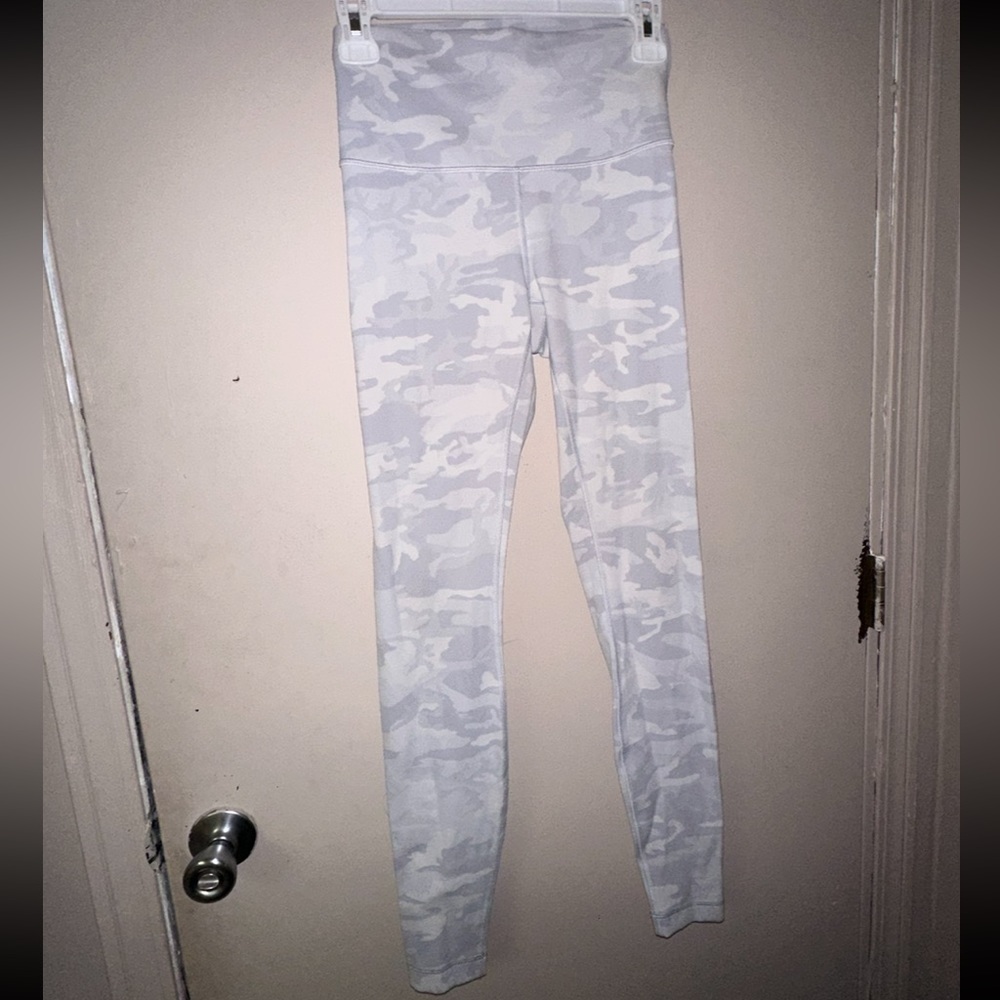 Lululemon White Camo Wunder Under Leggings